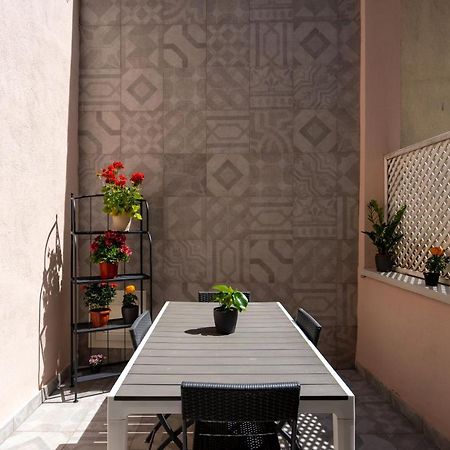 Appartamento Elegante Con Terrazzino Nel Centro Di Napoli Экстерьер фото