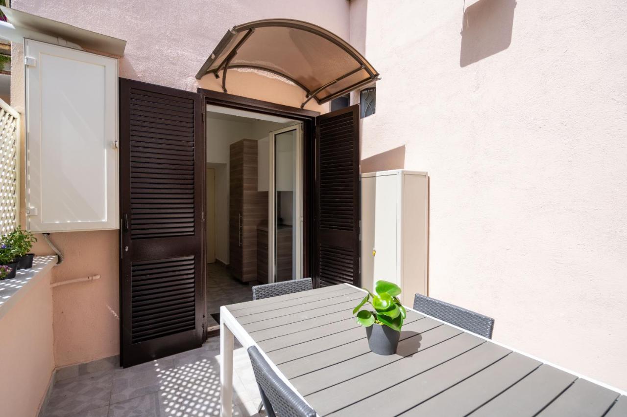 Appartamento Elegante Con Terrazzino Nel Centro Di Napoli Экстерьер фото
