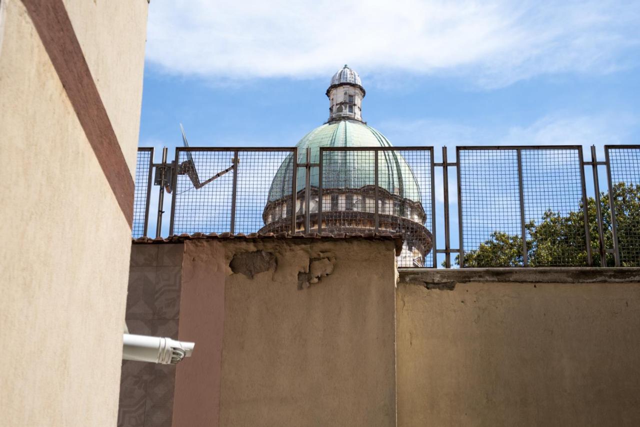 Appartamento Elegante Con Terrazzino Nel Centro Di Napoli Экстерьер фото