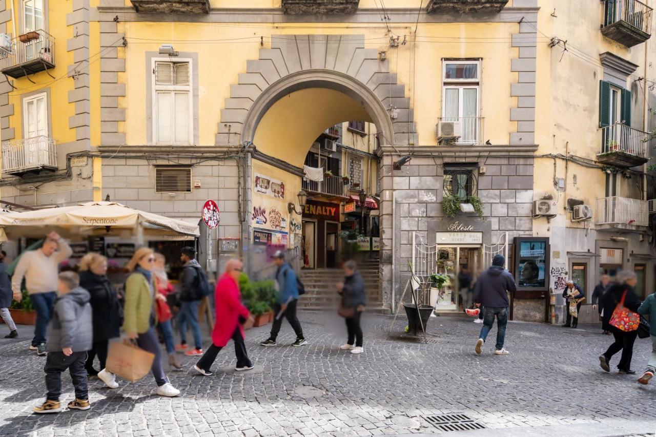 Appartamento Elegante Con Terrazzino Nel Centro Di Napoli Экстерьер фото