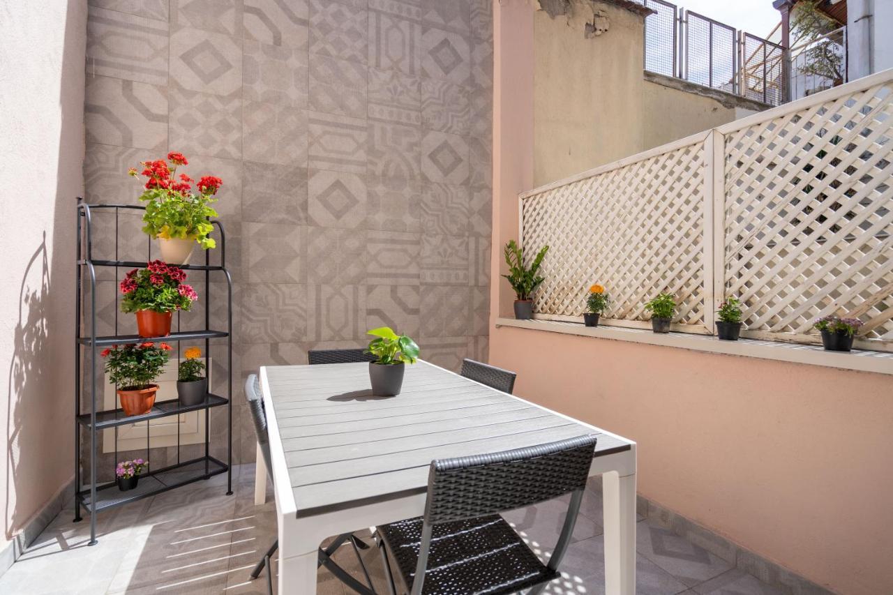 Appartamento Elegante Con Terrazzino Nel Centro Di Napoli Экстерьер фото