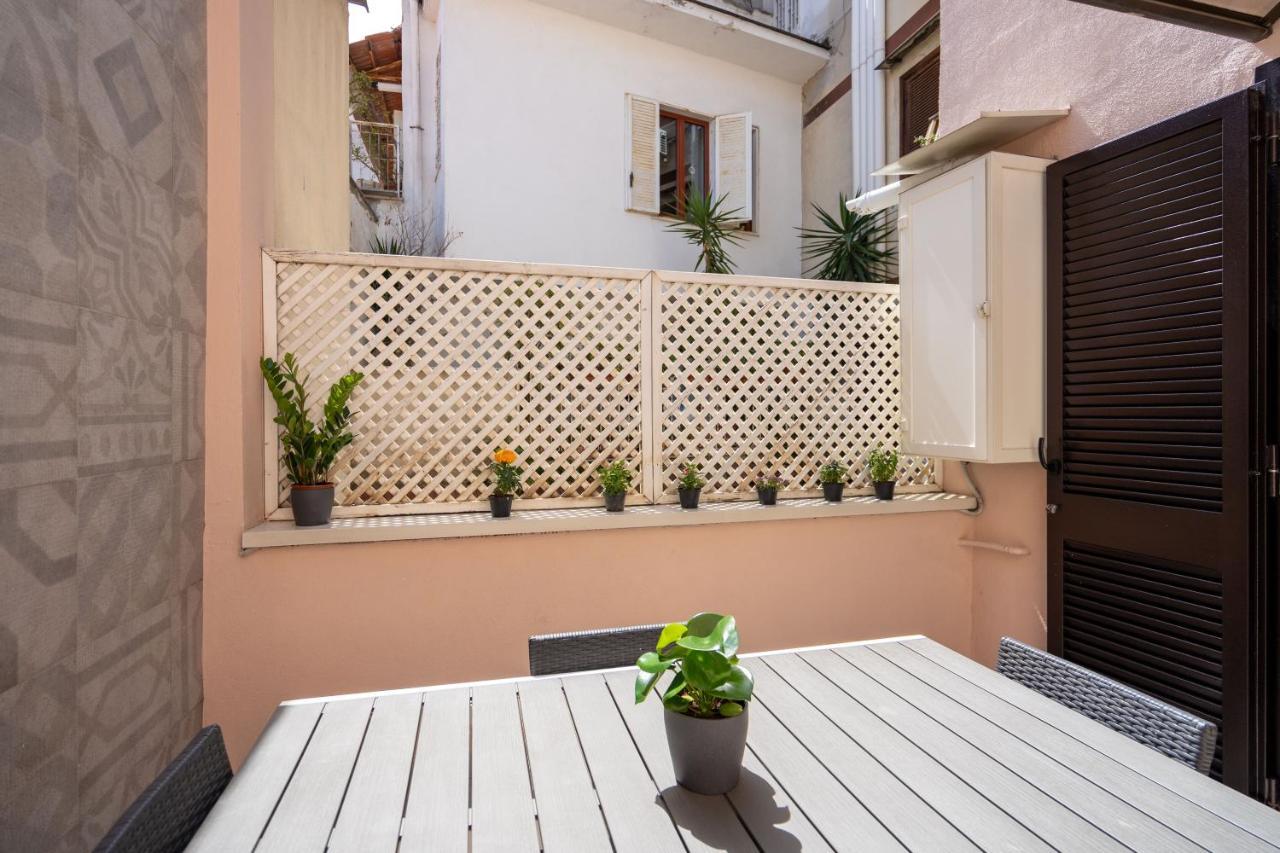 Appartamento Elegante Con Terrazzino Nel Centro Di Napoli Экстерьер фото
