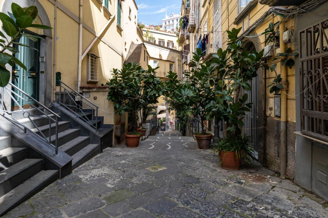 Appartamento Elegante Con Terrazzino Nel Centro Di Napoli Экстерьер фото